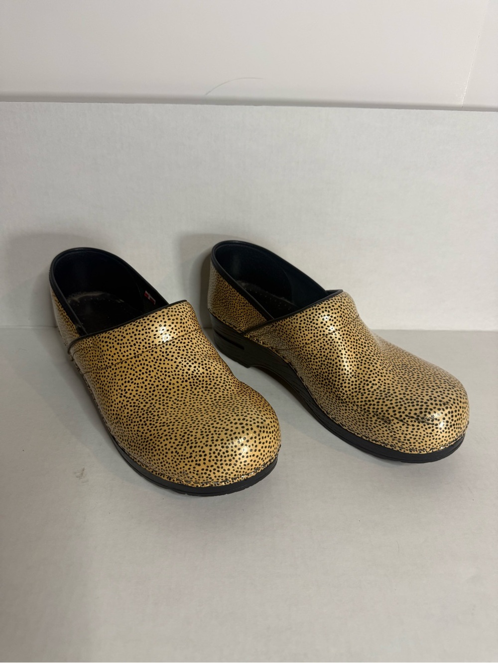 Sanita Danish Clogs Tan Black